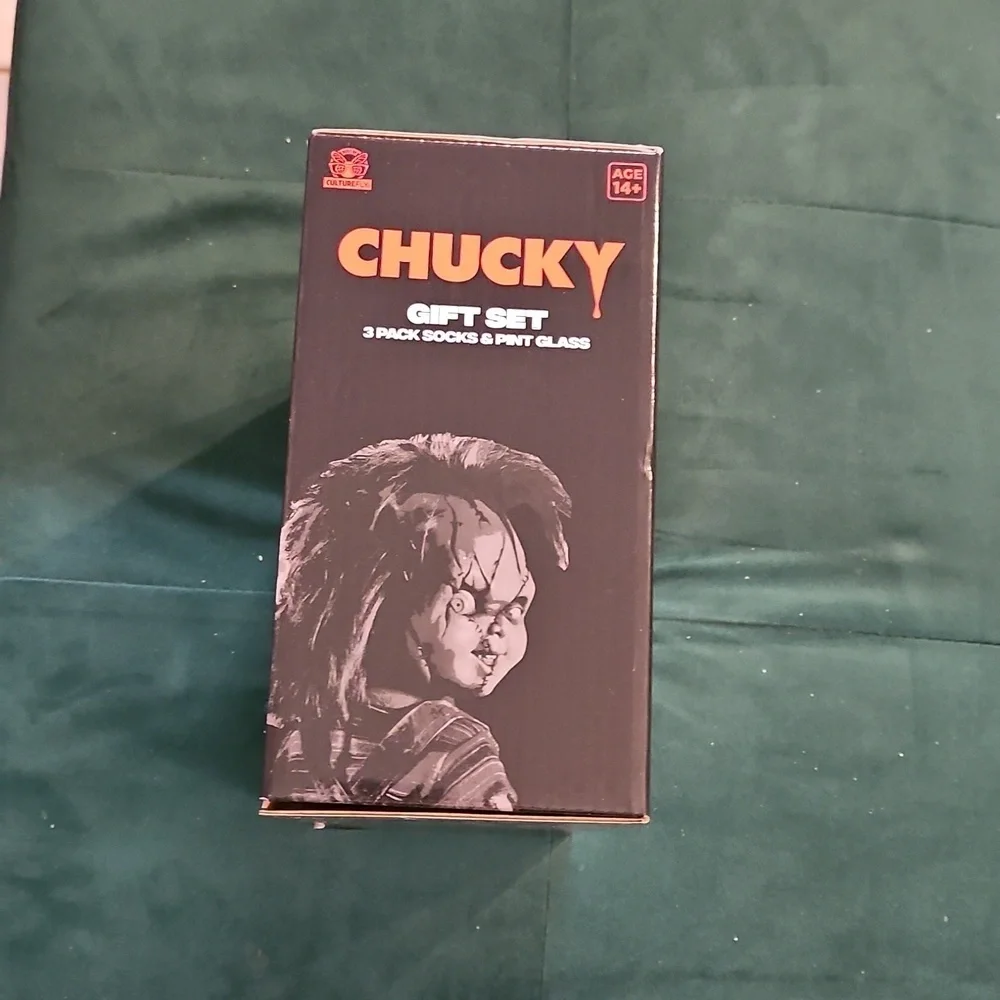 Culture Fly Child's Play Chucky 4 Piece Gift Set 3 Sock Pairs Pint Glass Sz 14+